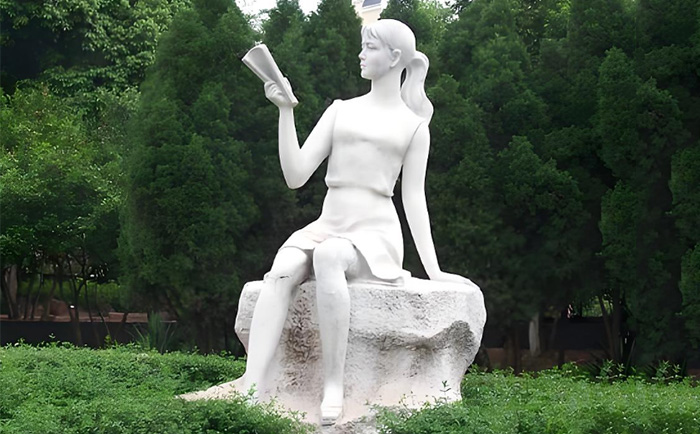 千年匠心，傳世之美——優(yōu)藝雕塑定制人物石雕藝術