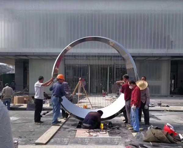 現(xiàn)代園林景觀雕塑如何進行包裝運輸？優(yōu)藝雕塑廠家為您支招