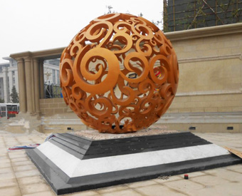 不銹鋼雕塑價(jià)格的影響因素有哪些？